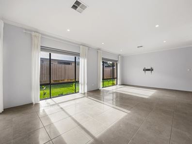 57 Hurlingham Loop, Meadow Springs WA 6210