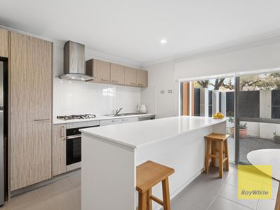1/12 Heath Road, Kalamunda WA 6076