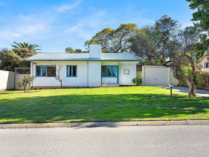 15 Prospero Crescent, Coolbellup WA 6163