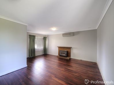 7 Sussex Road, Forrestfield WA 6058