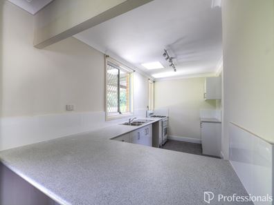 7 Sussex Road, Forrestfield WA 6058