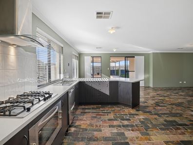 7 Brixton Crescent, Ellenbrook WA 6069