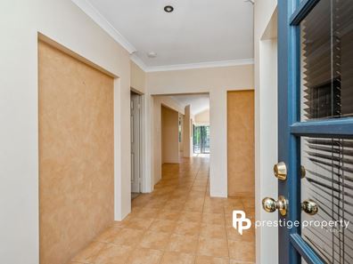 15 Strathalbyn Loop, Carramar WA 6031