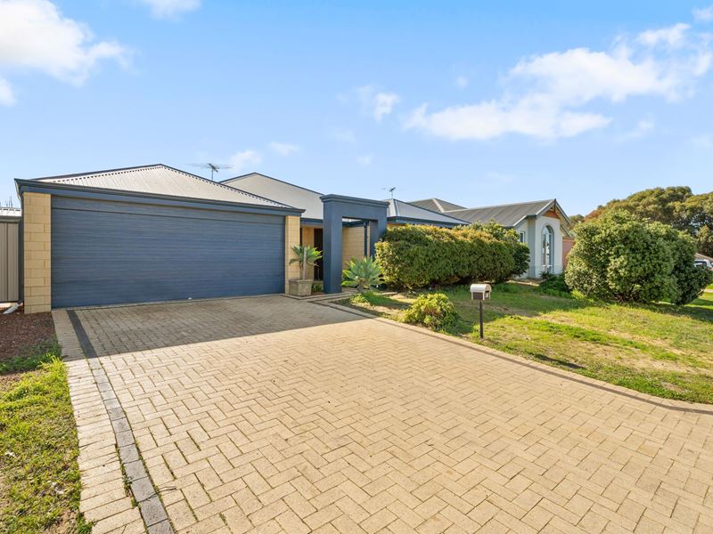 23 Bamburgh Turn, Meadow Springs