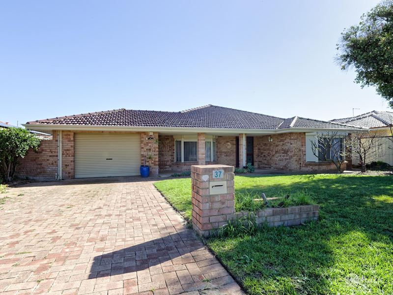 37 Leeuwin Parade, Rockingham WA 6168