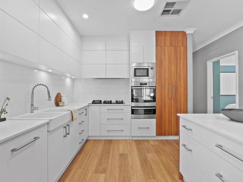 8a Liverpool Street, Shoalwater WA 6169