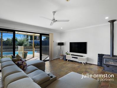 48 Dallas Crescent, Wanneroo WA 6065