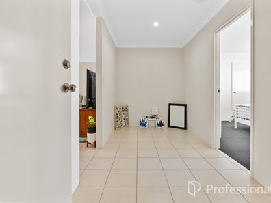 14 Meridian Way, Kwinana Town Centre WA 6167