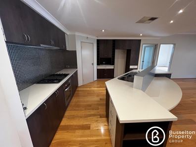 20 Marsupial Bend, Broadwater WA 6280