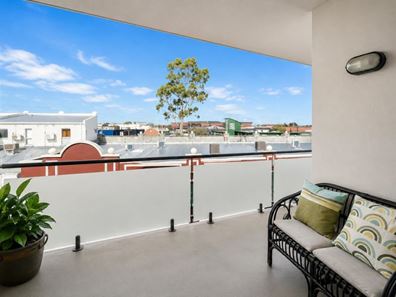 12/20 The Crescent, Midland WA 6056