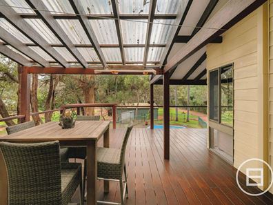 730 Walker Street, Mundaring WA 6073