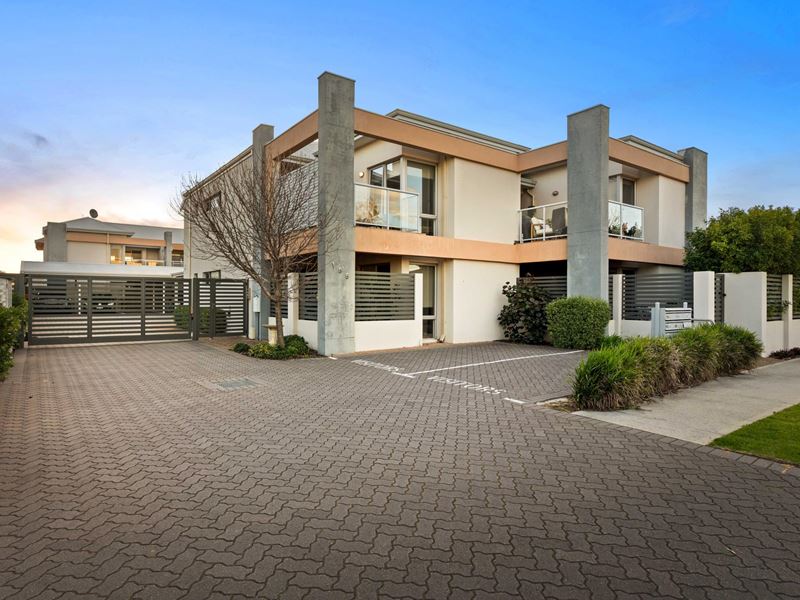 3/155 Stock Road, Attadale WA 6156