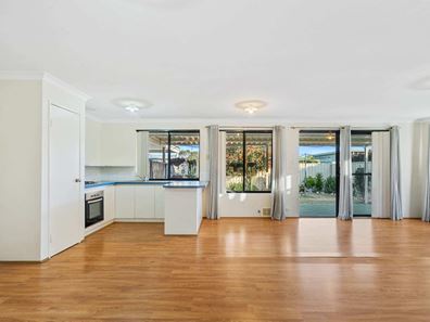 4B Arkley Court, Erskine WA 6210