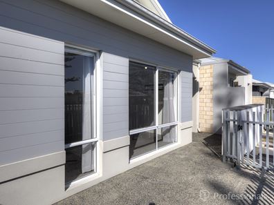 17 Reflection Boulevard, Jindalee WA 6036