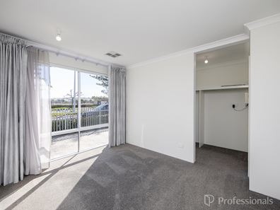 17 Reflection Boulevard, Jindalee WA 6036