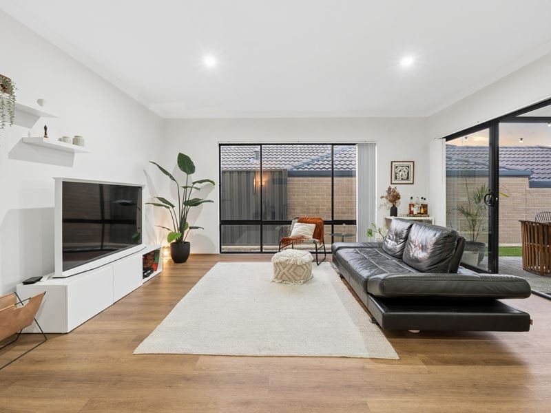 22 Cosmic Rise, Landsdale