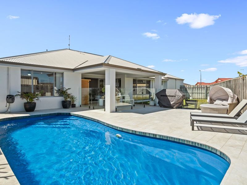 24 Marsdenia Road, Halls Head