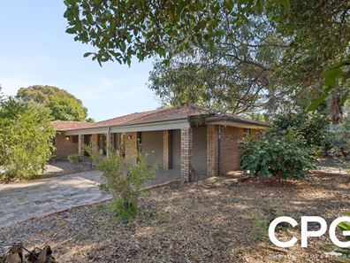 4 Boonooloo Court, Kalamunda WA 6076