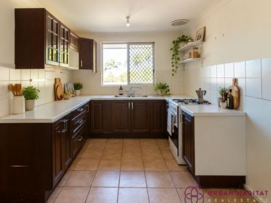 8 Mckean Way, Parmelia WA 6167