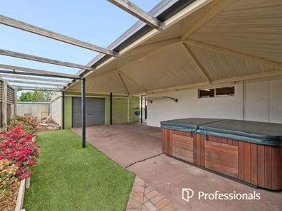 5 Pine Court, Forrestfield WA 6058