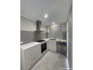 13 Ironstone Lane, Coodanup WA 6210