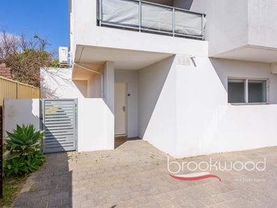 4/4 Mellar Court, Midland WA 6056
