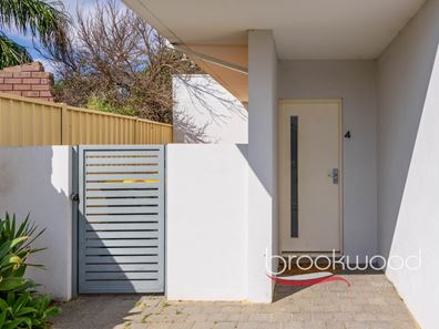 4/4 Mellar Court, Midland WA 6056