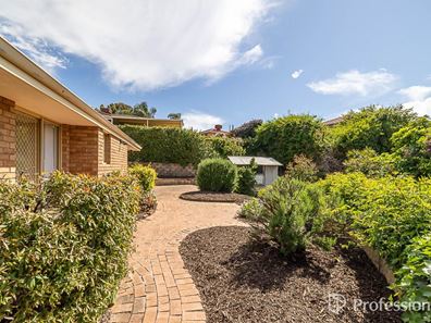17 Looranah Street, Mount Nasura WA 6112