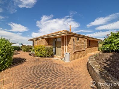 17 Looranah Street, Mount Nasura WA 6112