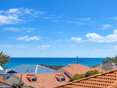 4 Delgado Parade, Iluka WA 6028