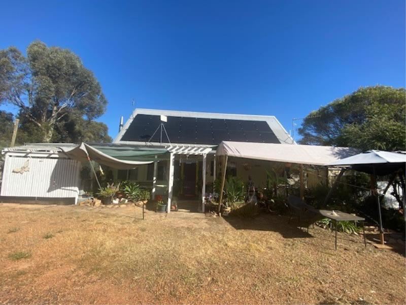 16 Whitfield  Street, Mount Hardey
