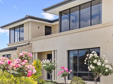 16 Barranjoey Way, Sorrento WA 6020