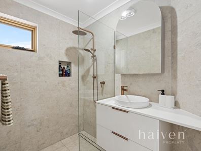 31 Craigie Drive, Beldon WA 6027