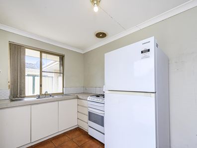 13/11 Firetail Place, Kenwick WA 6107