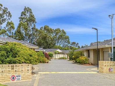 13/11 Firetail Place, Kenwick WA 6107