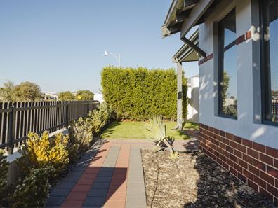 2 Betts Lane, Alkimos WA 6038