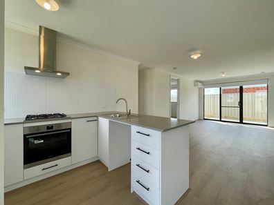 67 Whitsunday Drive, Hilbert WA 6112