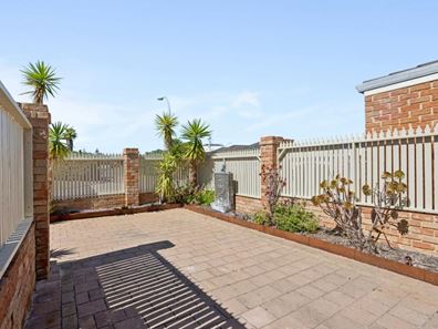 1/3 Emma Court, Currambine WA 6028