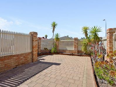 1/3 Emma Court, Currambine WA 6028