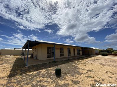 2 Portree Elbow, Kalbarri WA 6536