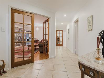 11 Herlihy Way, Warnbro WA 6169