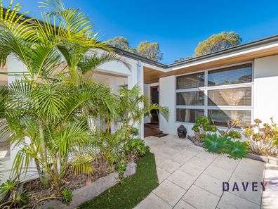 8 Argyle Place, Carine WA 6020