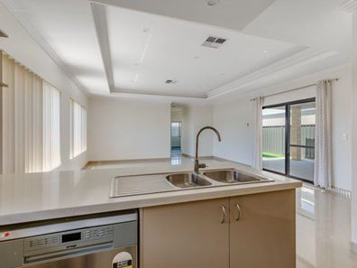 6 Australorp Street, Southern River WA 6110