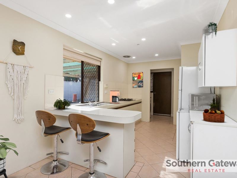 1 Raeside Crescent, Cooloongup