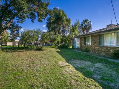 11 Gribble Avenue, Armadale WA 6112