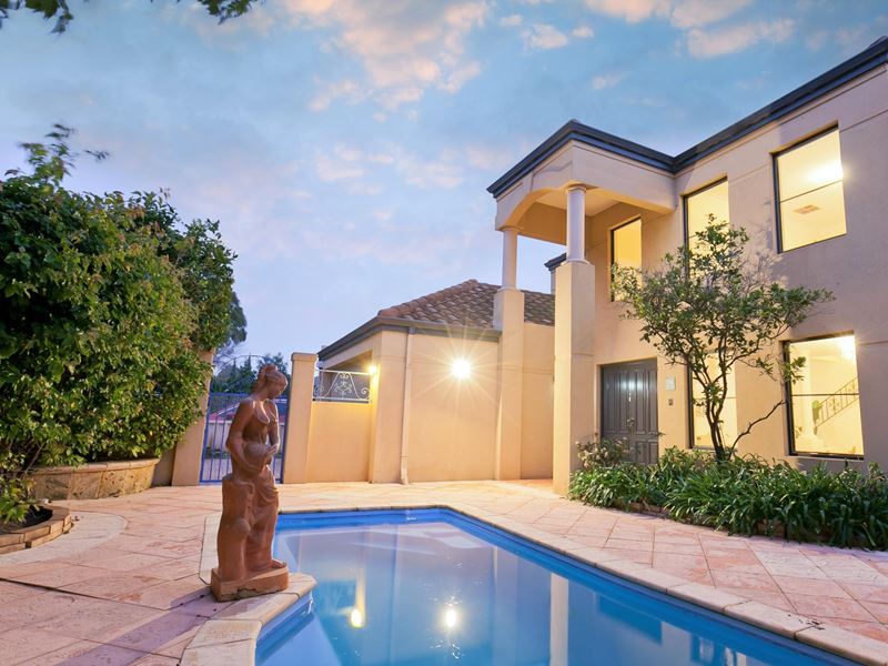 16 Bricknell Road, Attadale