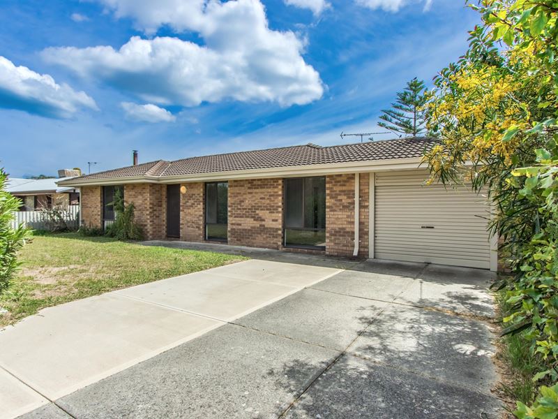 16 Grange Dr, Cooloongup WA 6168