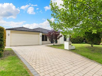 154 Southacre Drive, Canning Vale WA 6155