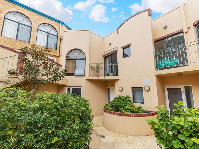 17/160 Hampden Road, Nedlands