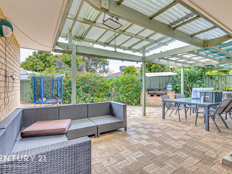 25 Hawkesbury Drive, Willetton